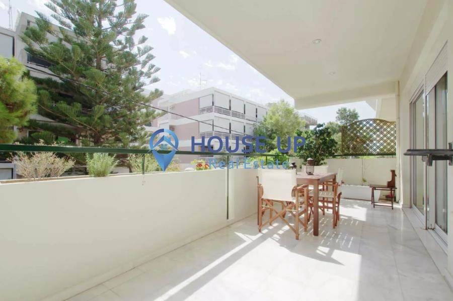 (For Sale) Residential Apartment || East Attica/Vari-Varkiza - 123 Sq.m, 3 Bedrooms, 580.000€ 