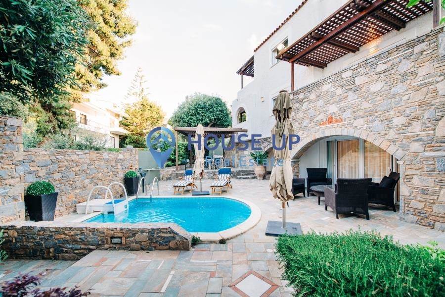 (For Sale) Residential Residence complex || East Attica/Saronida - 450 Sq.m, 7 Bedrooms, 1.850.000€ 